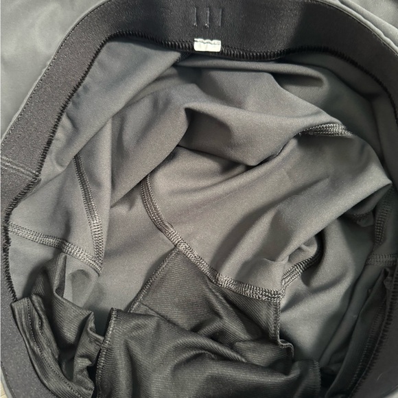 Lululemon Sz L Surge Light Tight Black Gray Key Card Pocket Grips on Legs - Picture 6 of 6